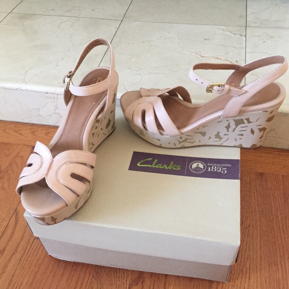 Clark’s Wedge Heels 8.5 Nude pink w Box